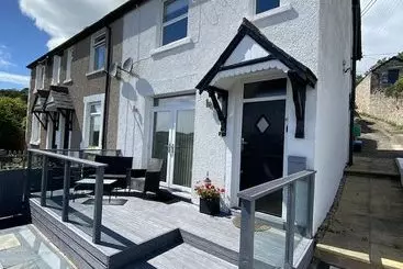 1 Saron Cottages