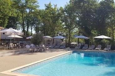 בית מלון כפרי Camping Et Village Vacances La Cheneraie