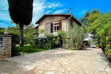 پانسیون Carla Guest House