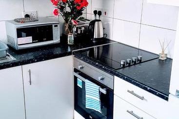 بنسيون Central Comfort Rooms