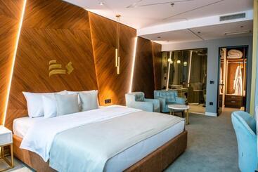 هتل Pupin Novi Sad