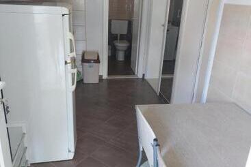 پانسیون Apartments & Rooms Leon