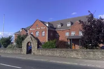 Sheldon Park Hotel And Leisure Club