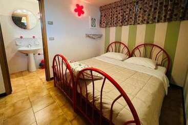 Bed and Breakfast San Luigi   Rooms & Apartments