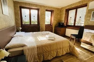 Bed and Breakfast San Luigi   Rooms & Apartments