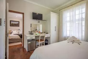 Majatalo Lanherne Guest House Bed & Breakfast