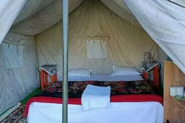 Bed and Breakfast Nomadic Dalhousie Camping & The Adventure Café