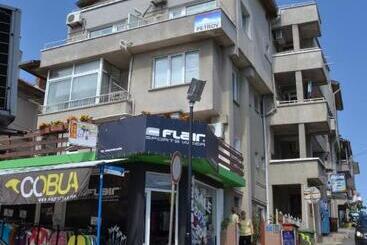 פנסיון Guest House Petrovi