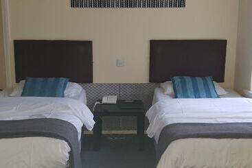 בית מלון כפרי Devonshire House