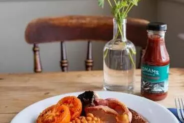 Alberg Five Bells Inn, Wrentham