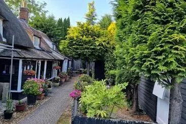 Retkeilymaja Clifton Hampden B&b