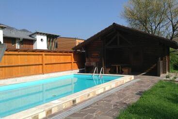 Hotelli Leonsteinerhof