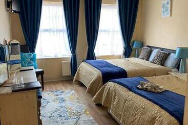 Hotel Bolands Accommodation Dingle