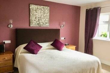 בית מלון כפרי Buttermilk Lodge Guest Accommodation