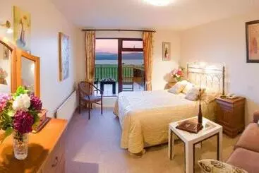 Hotel Lakelands House