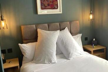 فندق The Lemon Leaf Café Bar And Townhouse