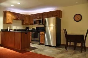 Hotelli Shepherd Mountain Inn & Suites