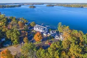 Lomakeskus Bay Pointe Inn