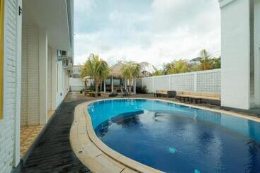 Herberge Canggu Castle