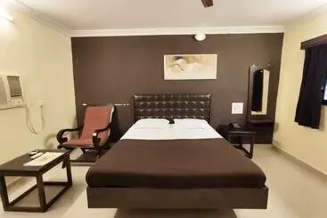 Otel Tourist Resort