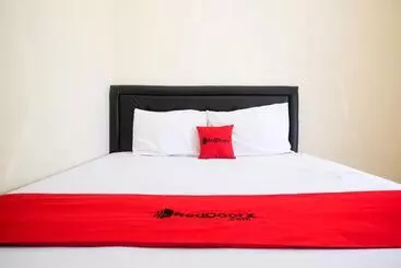 Vandrarhem Reddoorz At Putri Syariah Brebes