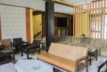 Cămin Spot On 1708 Hotel Budi Famili 1 Syariah