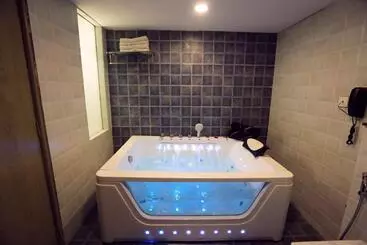 Humming Bird Hotel & Banquet