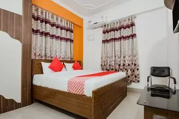 ホテル Mega Royal By Oyo Rooms