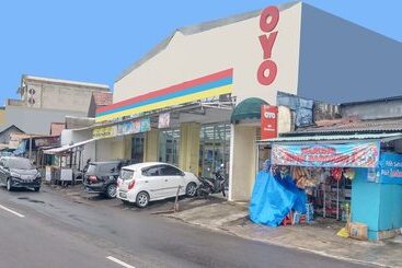 בית מלון כפרי Mn Residence By Oyo Rooms