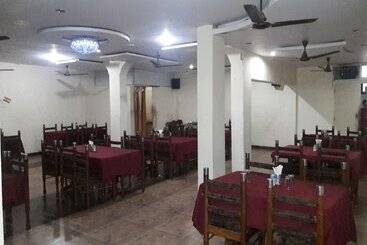 ホテル Sheela International