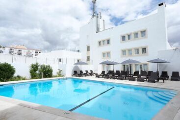 هتل Carvoeiro Plaza