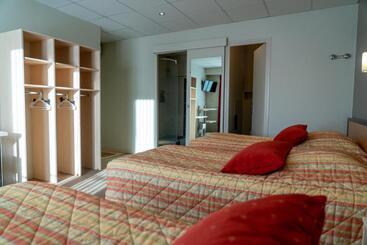 Отель Au Primerose