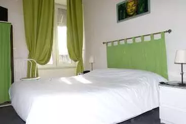 ホテル Logis Hôtel Au Croissant