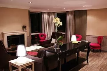 هتل Logis Auberge Saint Simond