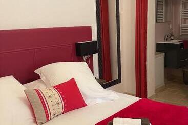 Logis Hotel Restaurant Le Domaine De La Régalière