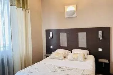 Отель Acadie Saint Victor Hôtel Restaurant Face Mer Chatelaillon Plage