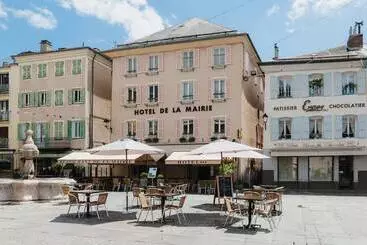 Logis   Hotel De La Mairie