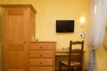 בית מלון כפרי Logis Hôtel Etchemaïté