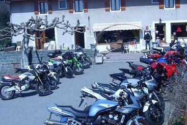 Отель Aux Touristes Hôtel Restaurant