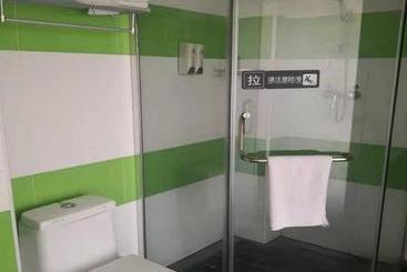 בית מלון כפרי 7days Inn Zhangjiakou Xuanhua Caishenmiao Street