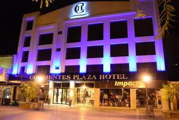 Otel Corrientes Plaza
