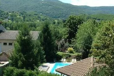 ホテル Logis Hôtel Restaurant Le Castel Fleuri