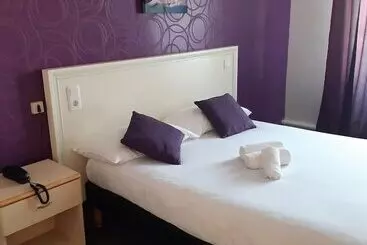 فندق Logis Hostellerie Du Cheval Blanc