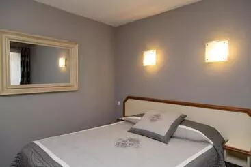 Отель Logis Hôtel Restaurant La Farigoule