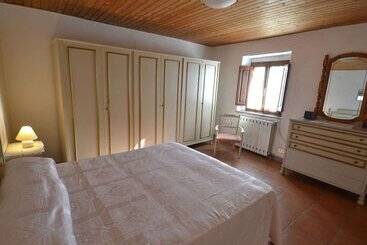 Cottage In Marliana With Garden