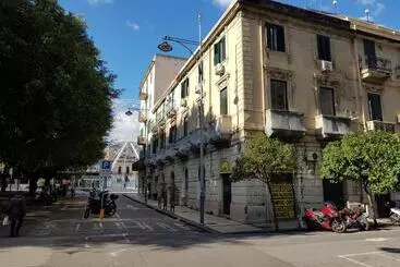 Nocleg ze śniadaniem Le Stanze Di Piazza Cairoli