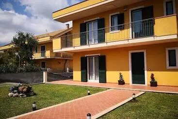 Pensión Scm House