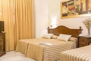 Отель Gran Avenida