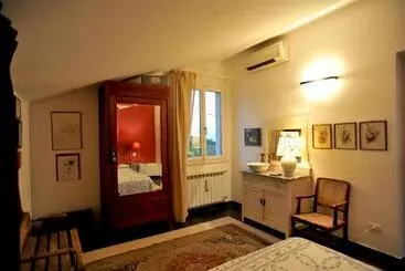 تختخواب و صبحانه Il Golfo Artisti E Poeti Villa Thea