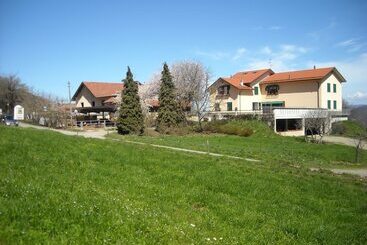 乡村酒店  Azienda Agrituristica Lavagè